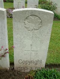 Etaples Military Cemetery - Mayer, Louis John